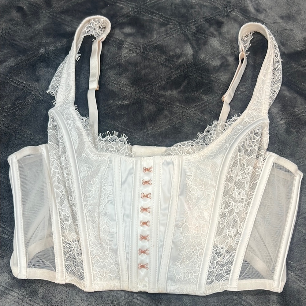 Victoria's Secret White Lace Bra with Romantic Details